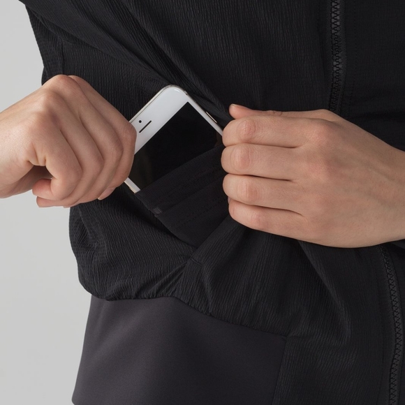 Lululemon Non-Stop Bomber (First Release) Size 4 - Picture 4 of 15
